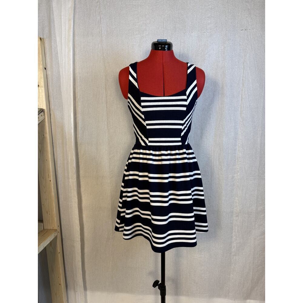 Charlotte Russe Dress Size Medium Blue White Striped Fit Flare Heart USA D651